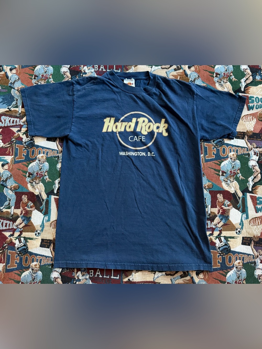Y2K Men’s Hard Rock Cafe Washington DC Navy Blue Graphic T-shirt